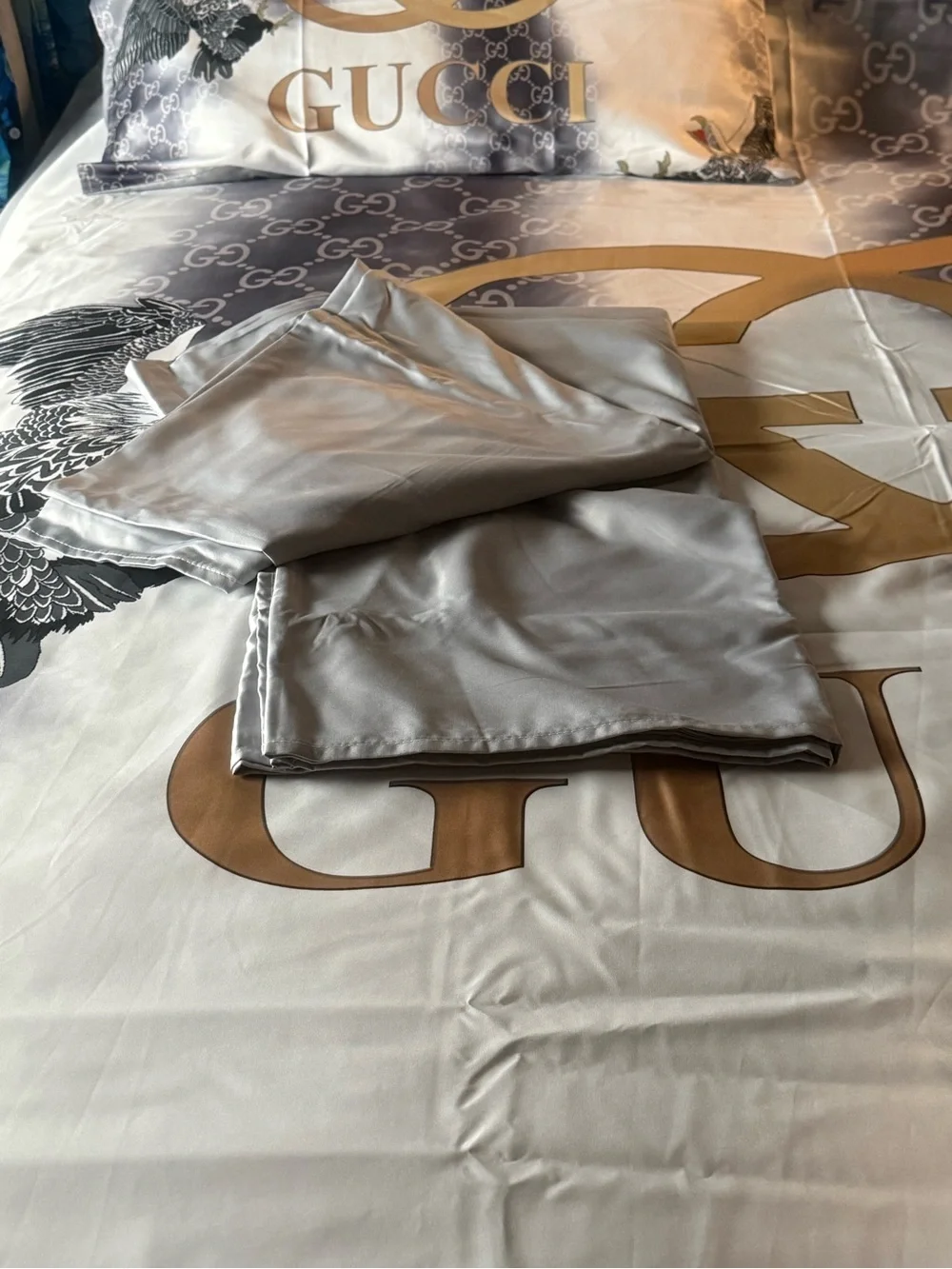 The Unbranded Brand queen size